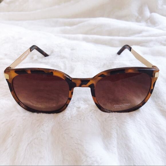 Isabel Tortoise Brown Round Fashion Sunglasses - Picture 3 of 8
